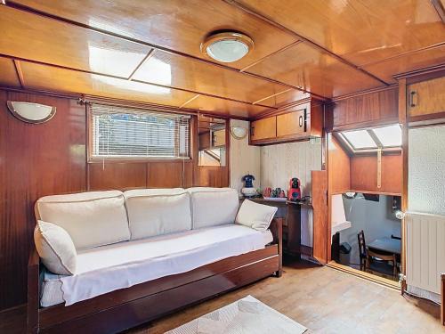 Melun Boat Rental | La Marquise