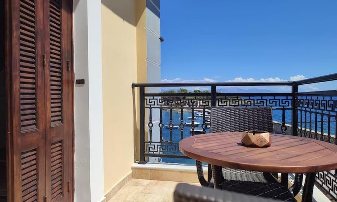 Gythio Apartment | La mer