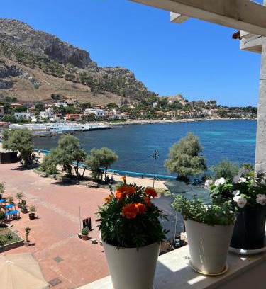 Sferracavallo House | La Piazzetta a Mare Holiday House