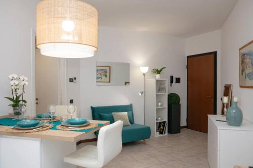 Vedano Olona Apartment | La piazzetta