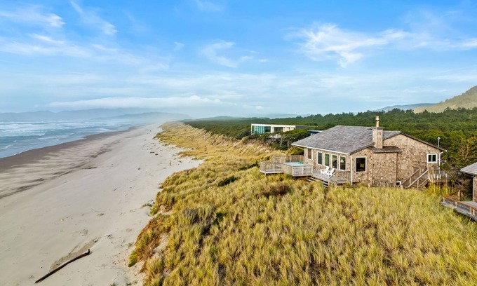 Tierra Del Mar House | la Playa Luna #175 - Family sized home on the beachfront in Tierra Del Mar