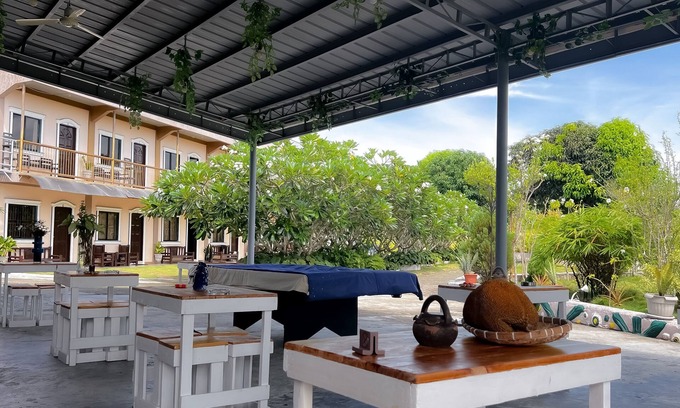 Moalboal Hotel | La Plumerias