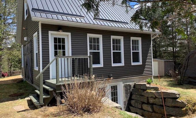 Labelle House | La Porte de la Rouge- CITQ 295114 Straight on Red River close to Tremblant!