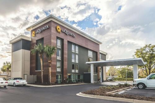 Myrtle Beach Hotel | La Quinta by Wyndham Myrtle Beach - N. Kings Hwy