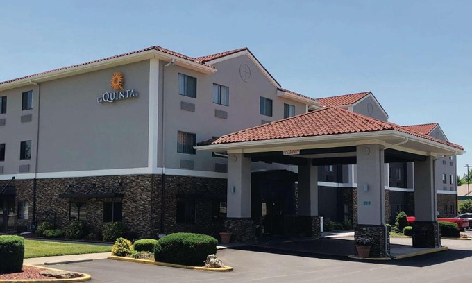 Elizabethtown Hotel | La Quinta by Wyndham Elizabethtown