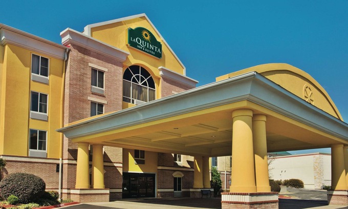 Hot Springs Hotel | La Quinta Inn & Suites by Wyndham Hot Springs