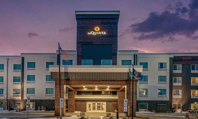 Bismarck Hotel | La Quinta Inn & Suites by Wyndham Bismarck
