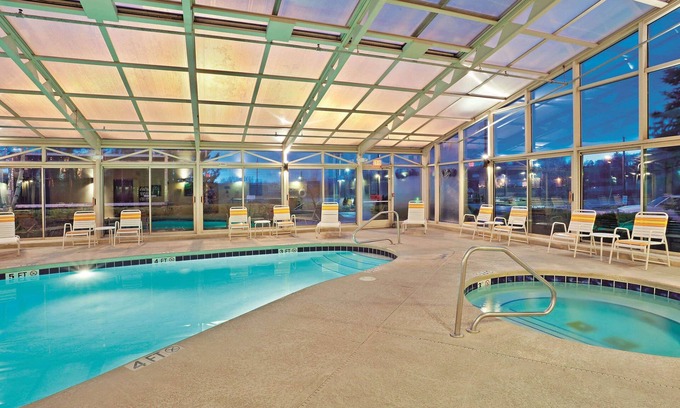 Mansfield Hotel | La Quinta Inn & Suites by Wyndham Mansfield OH