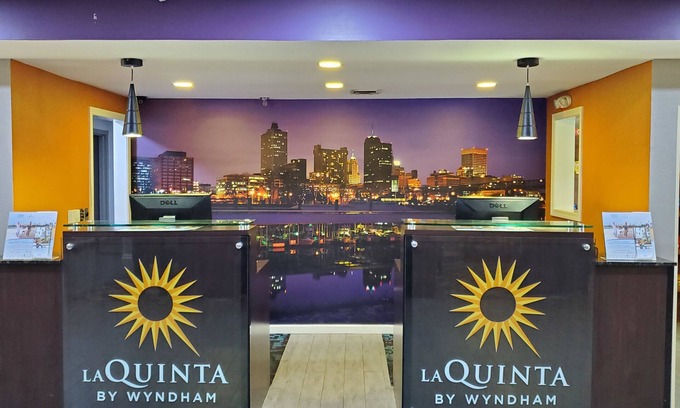 Memphis Hotel | La Quinta Inn & Suites by Wyndham Memphis Airport Graceland
