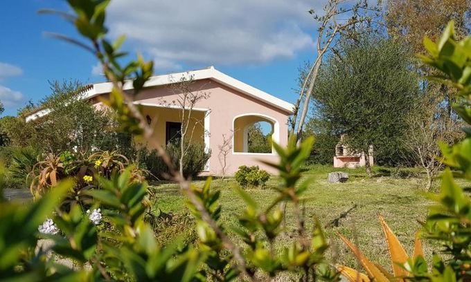 Cala Liberotto Villa | La Solidea - Villa con giardino a pochi passi da Cala Ginepro