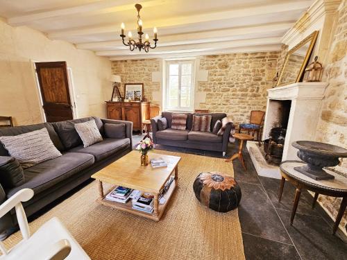 Saint-Simeux House | La spacieuse maison des miots