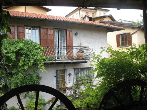 Airuno Apartment | "LA TAVERNA" B&B