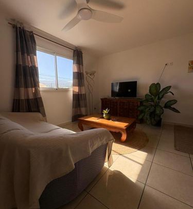 Saint-Pierre De La Reunion Apartment | La Tierra Santa