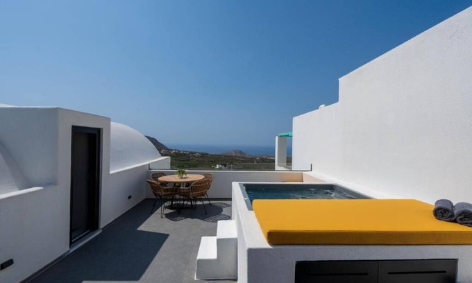 Pyrgos Apartment | La Torretta Suites & Spa