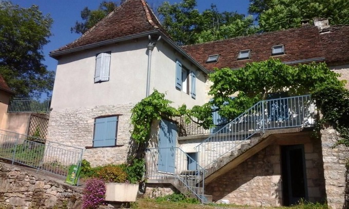 Creysse House | LA TOUR - CREYSSE - Gîte