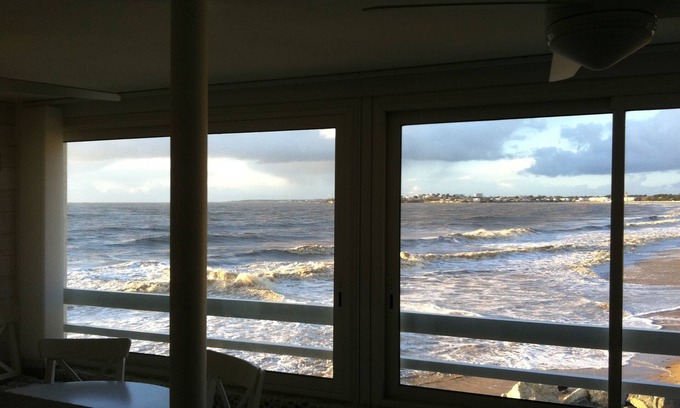 Saint-Georges-de-Didonne Apartment | LA VIGIE - APART ON THE BEACH, FEET IN THE WATER - EXCEPTIONAL SEA VIEW