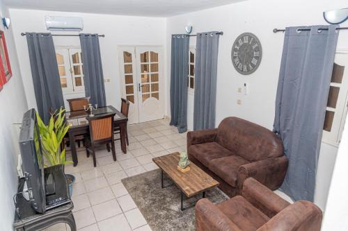 Lolo Bouenguidi House | La Villa des Pins - Appartement Alep