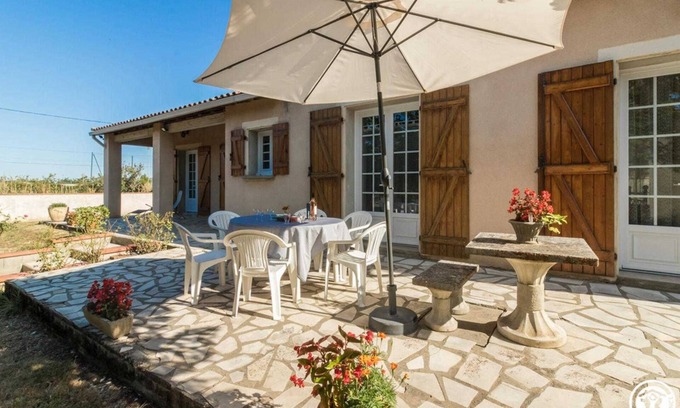 Frouzins House | La Villa - FROUZINS - Gîte