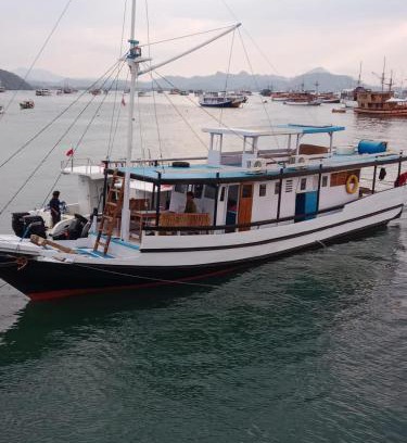 Labuan Bajo Boat Rental | Labuan Bajo Boat Charter