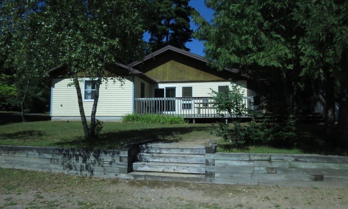 Watersmeet House | LAC VIEUX DESERT WATERFRONT