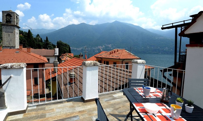 Carate Urio House | LaCasetta Como Lakeview Terrace renovated apt.