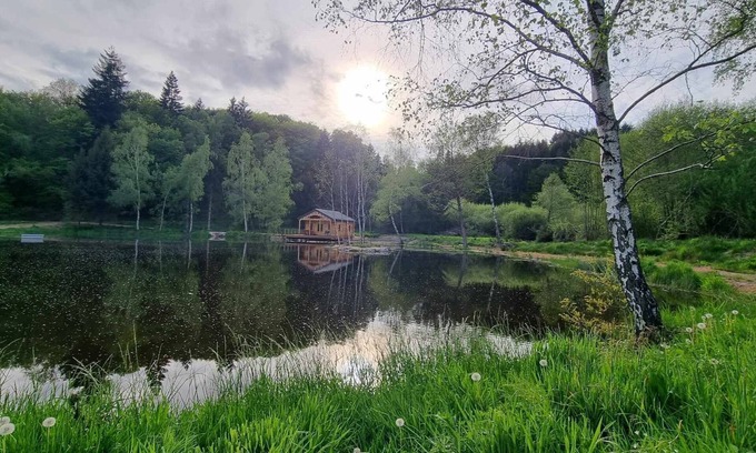 Saint-Martin-du-Puy Ski Chalet | Lacustre, Cabane Pilotis sur L'eau un Hébergement Insolite au lac de Chaumeçon