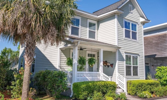 North Charleston House | Lady Liberty: Park Circle Charm + Modern Home!