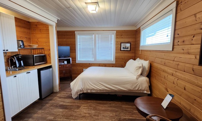 Pacific Beach Apartment | Lady Washington