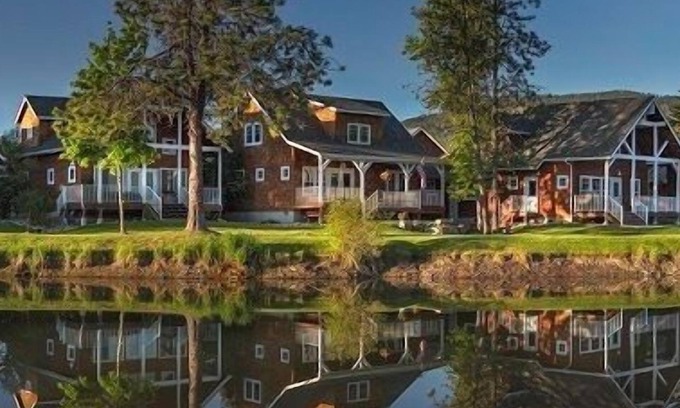 Dover Bay House | Lair Of The Bear - 3 Bedroom 2 Bath Parkside Bungalow