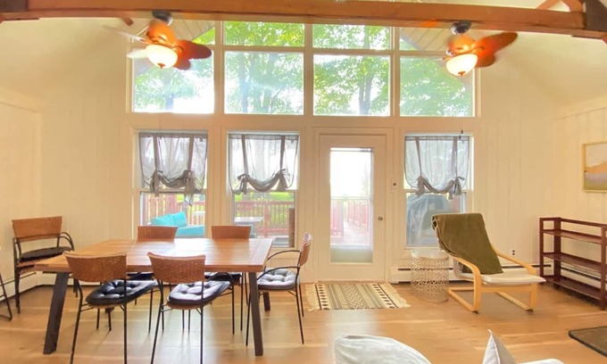 Indian Lake House | Lake access chalet - walk to golf and lodge too!