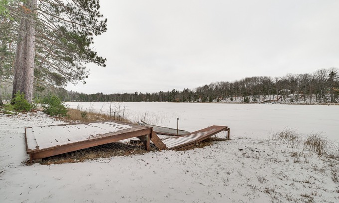 Herron Cottage | Lake Access & Dock: Remote Mio-area Cottage