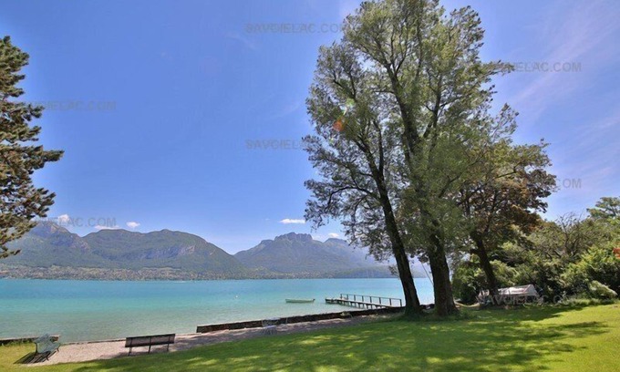Sevrier House | Lake Annecy - Waterfront Villa in Sévrier