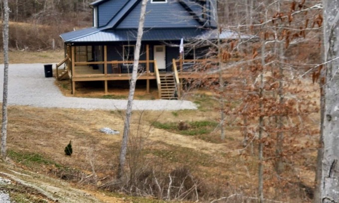 Jamestown Cabin | Lake Cumberland Jamestown New Home near State Park & Boat Ramps