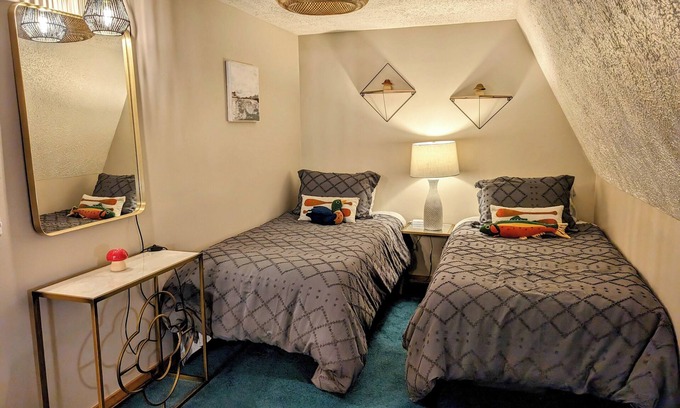Cub Run House | ​Lake Escape- Nolin Gnome Home: Cozy A-Frame, Sleeps 8, Forest Ridgeline Views​