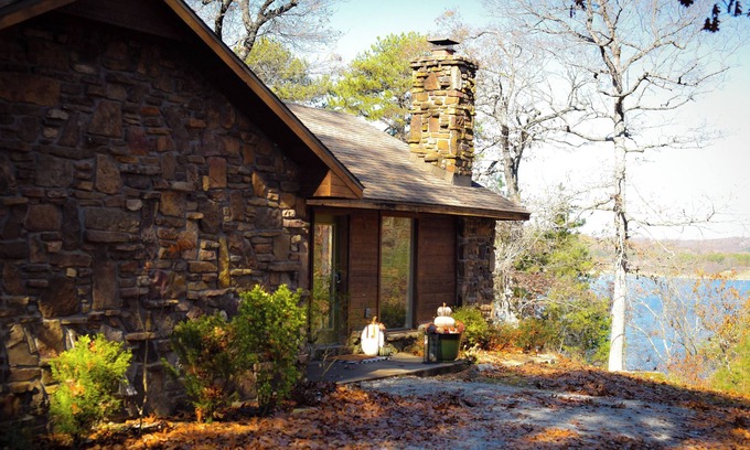 Lowell Cabin | Lake front cabin - fantastic view -Faye Jones designed cabin