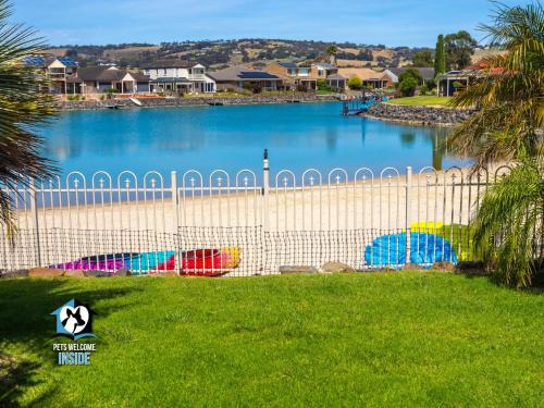 Encounter Bay House | Lake Front - Tropical Retreat at Encounter Bay!