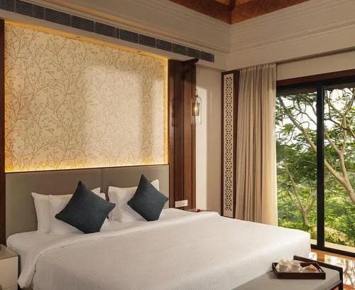 Khattalwada Apartment | Lake House