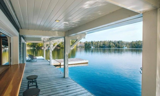 Muskoka Lakes House | Lake Joe Dreaming - your Muskoka home away from home!