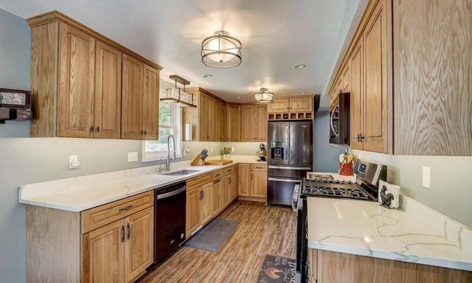 East Troy House | Lake Life 3-bed 3-bath house in wonderful East Troy with access to Lake Beulah