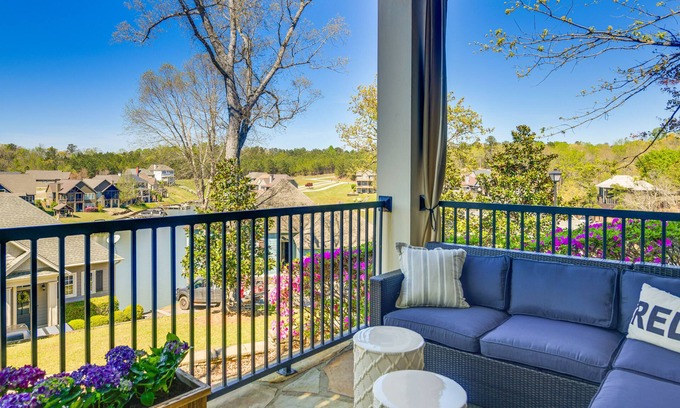 Dadeville Condo | Lake Martin Condo w/Community Perks & Views!