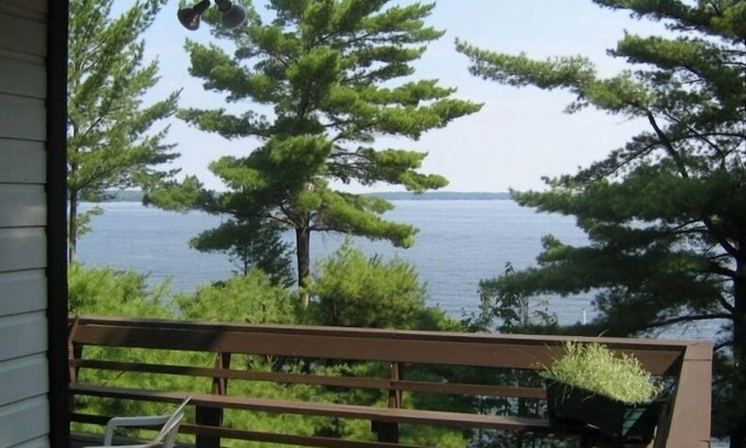 Gravenhurst Cottage | Lake Muskoka - Stunning Views, Private Lakefront Cottage