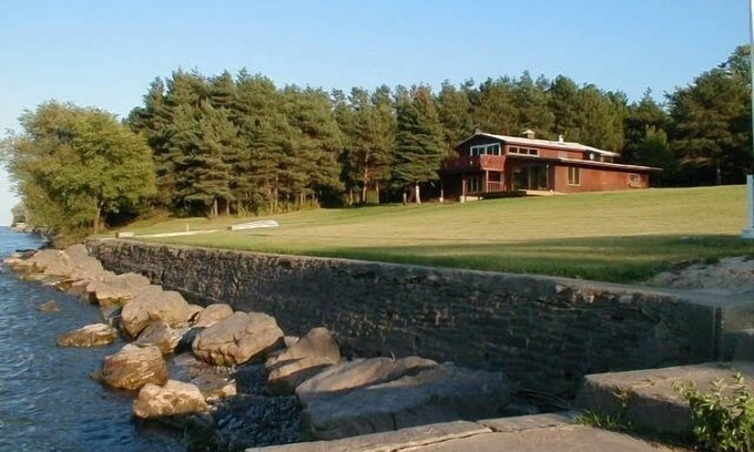 Town of Somerset Cabin | Lake Ontario Waterfront - Niagara Falls Area