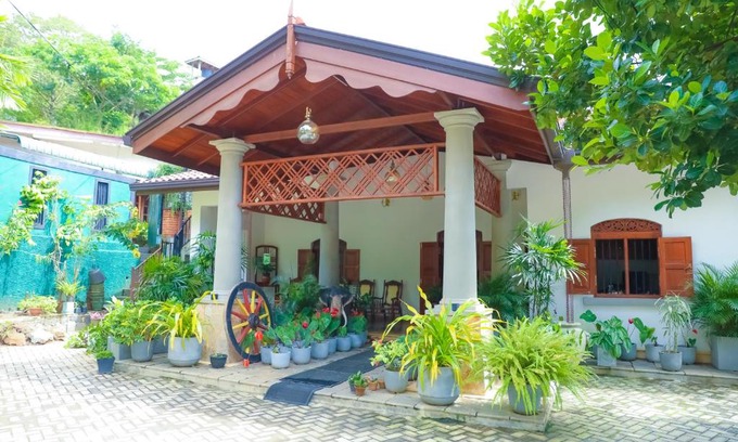 Kandy House | Lake Reach Hotel