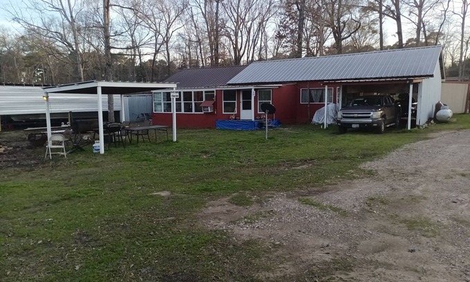 Zavalla House | Lake Sam Rayburn Cabins, Back Cabin #2 at Monterrey Park an Boat Launch area # 2
