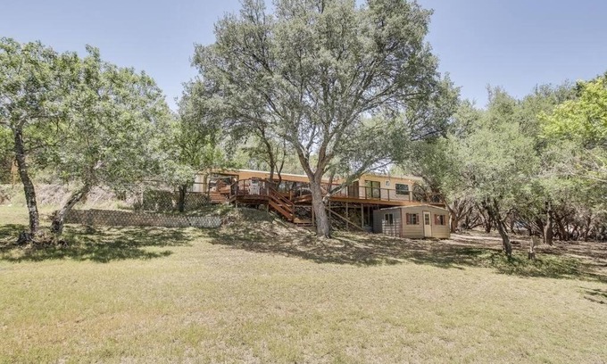 Lago Vista House | Lake Travis Valley View Retreat on 5 acres