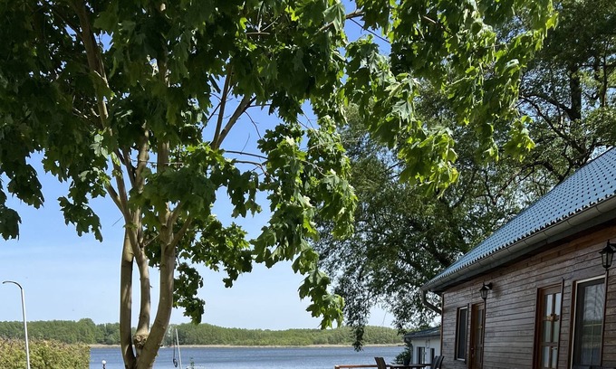 Mellensee Condo | Lake view apartment directly on the water for up to 6 people. - Restaurant am Wildpark