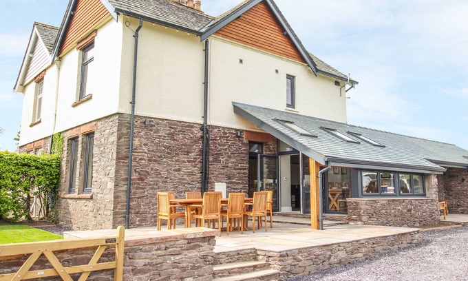 Watermillock House | LAKE VIEW, family friendly, luxury holiday cottage in Watermillock