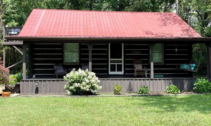 Windsor Cabin | Lake View LoftnCabin is only 2 miles from Wolf Creek Marina, nLake Cumberland KY