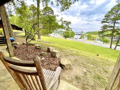 Mount Ida Hotel | Lake view queen Guest Room with two queens, sleeper sofa and deck overlooking Lake Ouachita, Hotel Room
