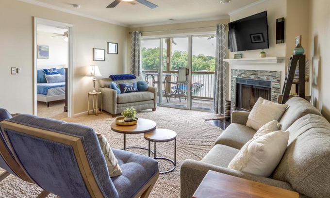 Osage Beach Apartment | Lake Views and Pool Access Condo in Osage Beach!